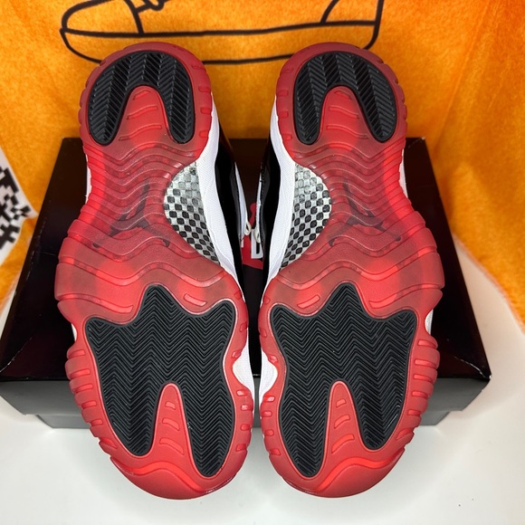 Jordan 11 Retro Low Concord-Bred Size 9.5M Pre-loved - Picture 5 of 7